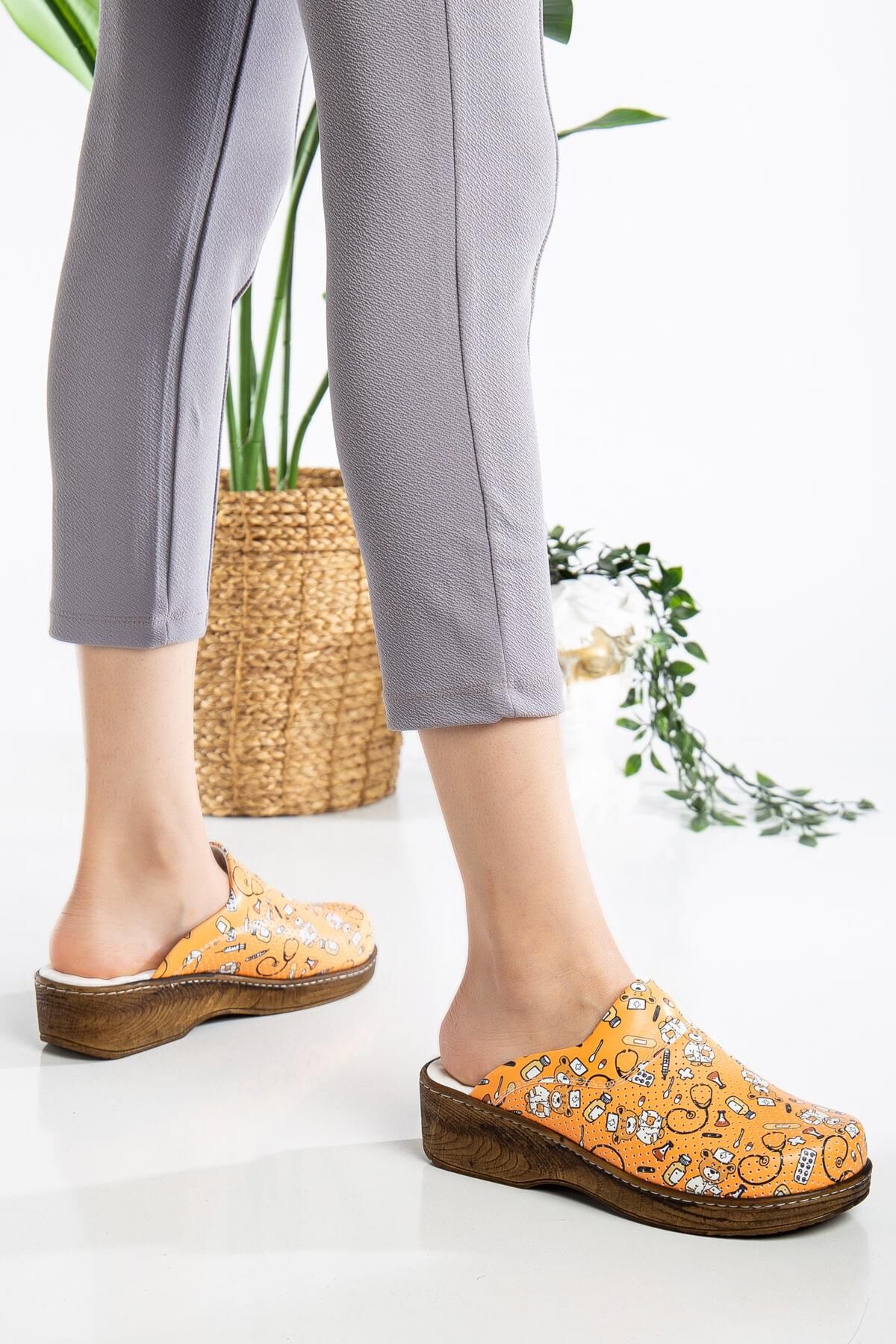 Ahşap Görünümlü Kadın Sabo Terlik 666 Turuncu