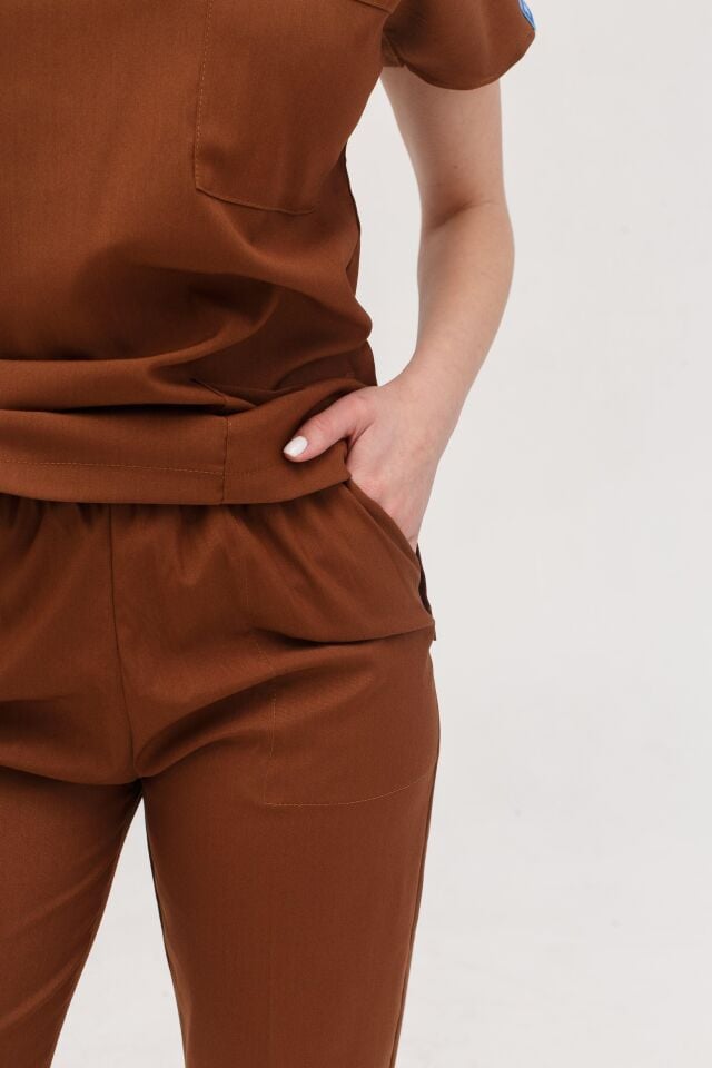 Kadın Likralı Yarasa Kol Hemşire Doktor Takım Kahverengi