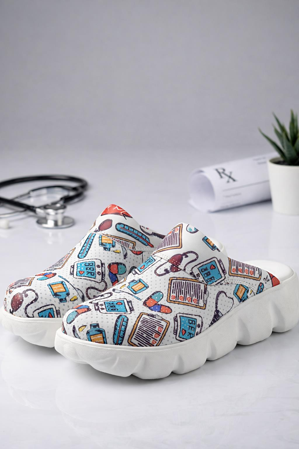 Sabo Terlik Ultra Hafif Hemşire Doktor Medikal Günlük Beyaz Tansiyon Flora 7013