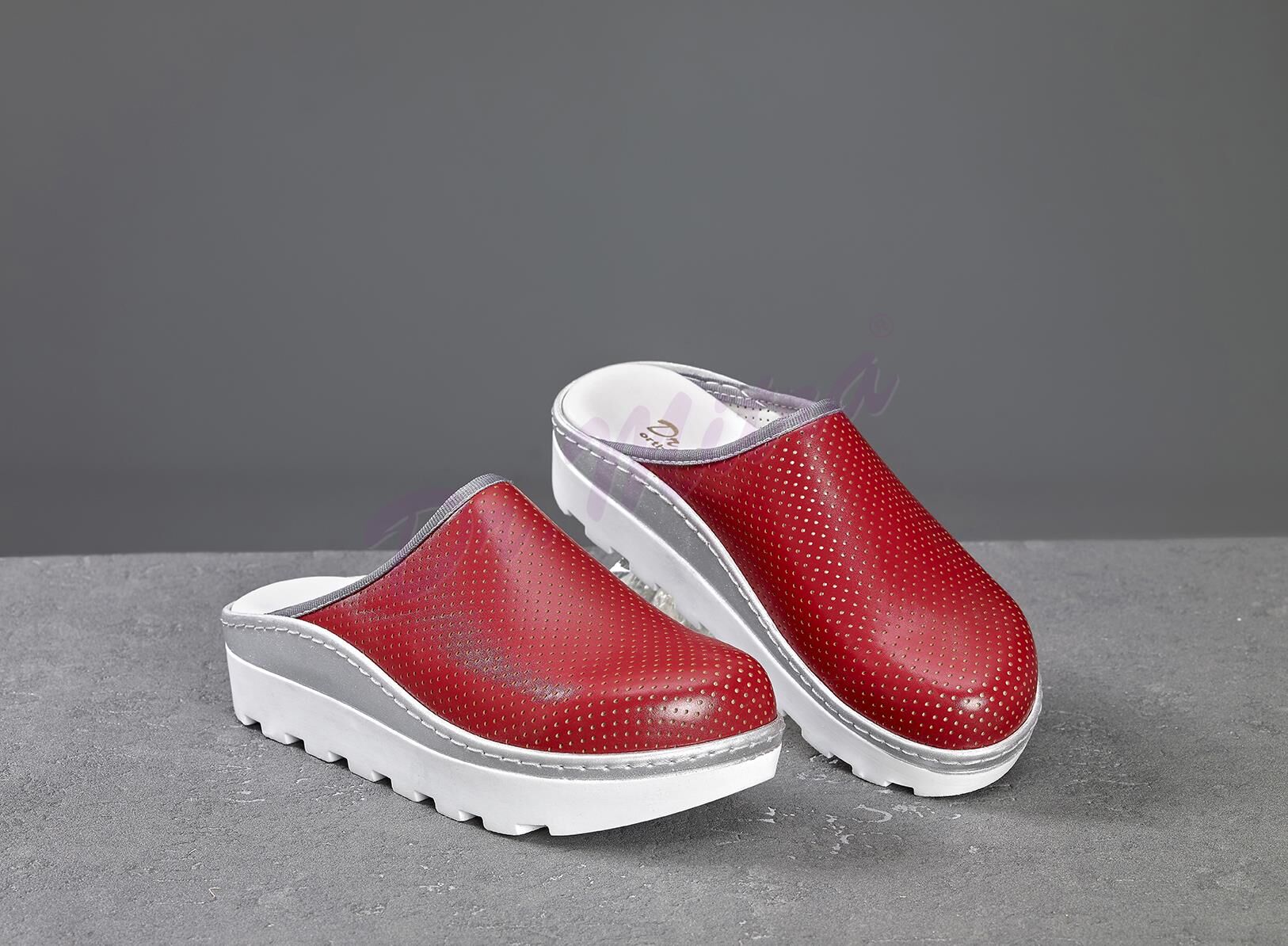 Traktör Taban Delikli Kadın Sabo Terlik Kırmızı