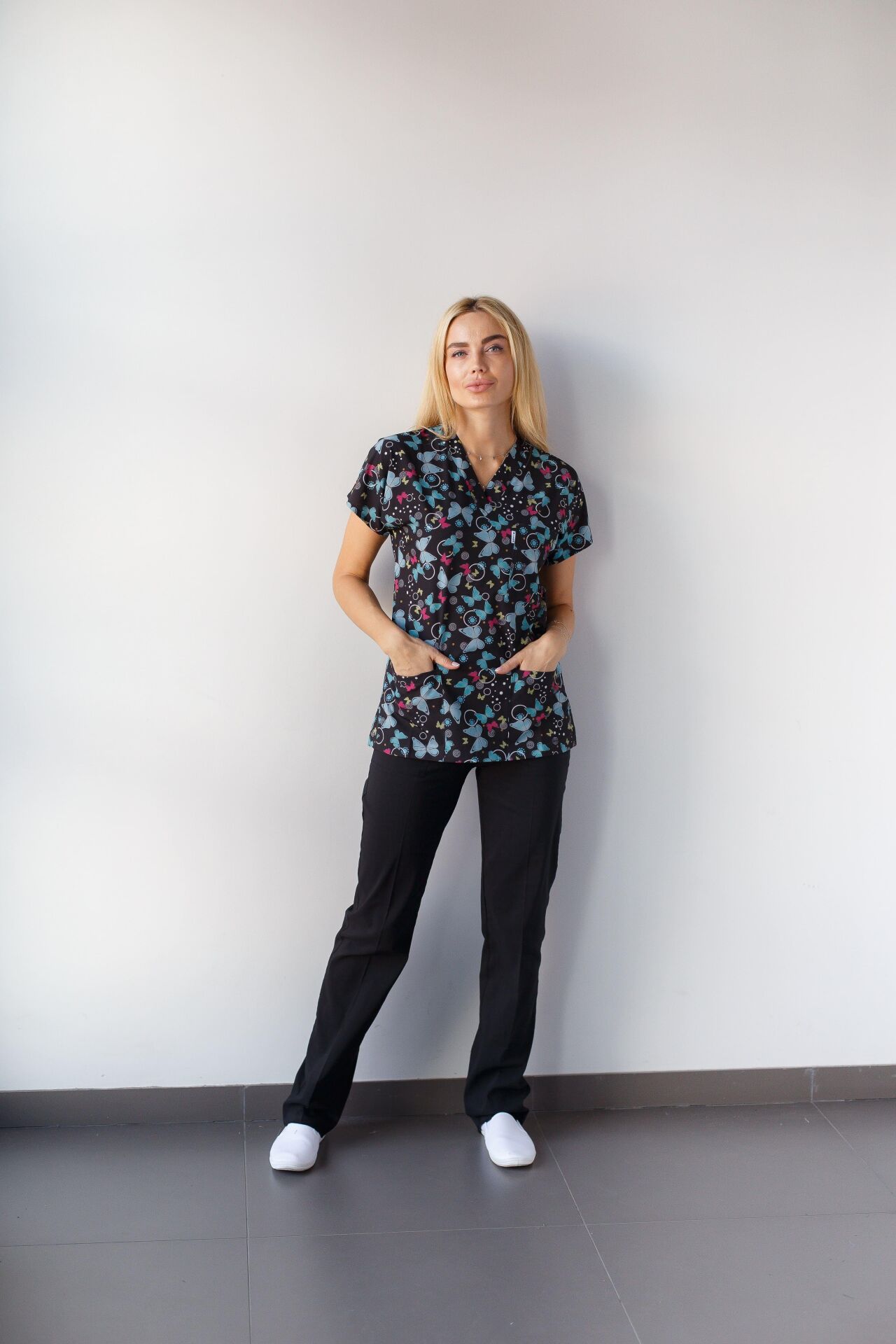 Kadın Likralı Yarasa Kol Hemşire Doktor Kelebek Desenli Tek Üst Forma