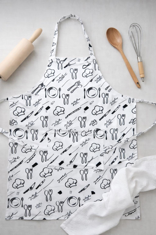 Mutfak Önlüğü – Mutfak Temalı, Suya Dayanıklı, 2 Geniş Cepli Renkli Önlük