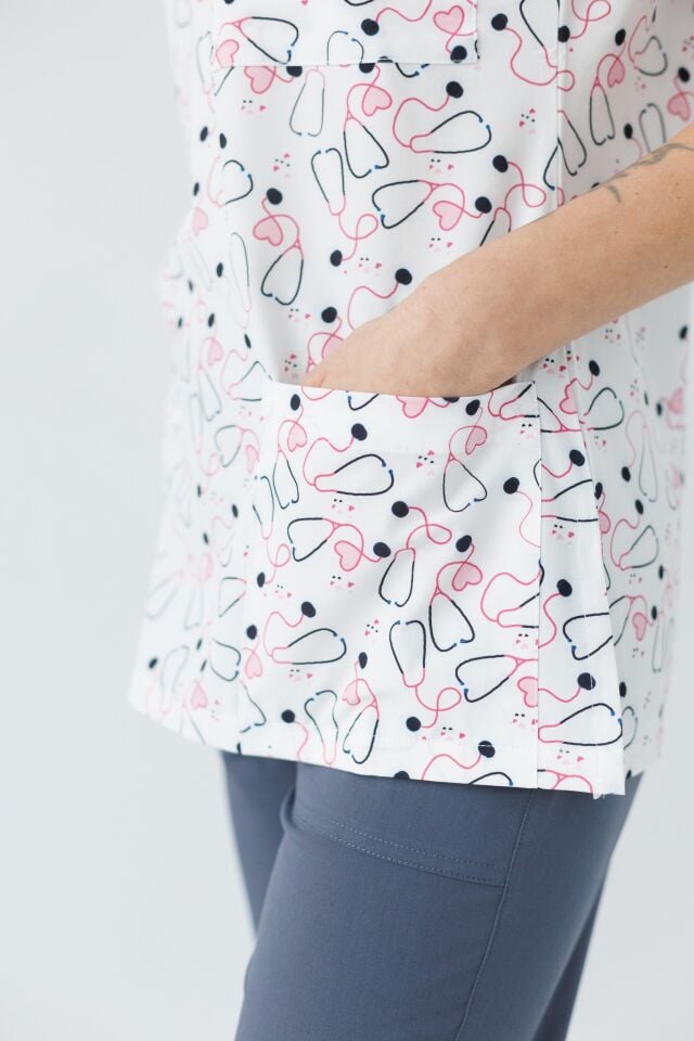 Kadın Likralı Yarasa Kol Hemşire Doktor Steteskop Desenli Beyaz Tek Üst Forma