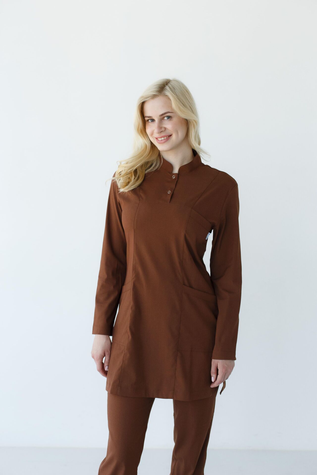 Kadın Likralı Tesettür Cerrahi Hemşire Doktor Takım Kahverengi